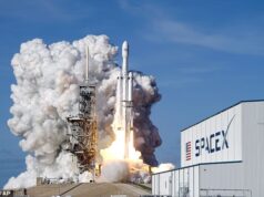 SpaceX dispara arma de mosquete em recorde de IPO estimado para avaliação de US$ 1,75 trilhão com empresa de foguetes