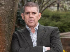 Você tem bancadas de cozinha matadoras? Metade das novas bancadas da cozinha são feitas de quartzo artificial. Agora, a terrível investigação de Steve Bogan revela como eles podem causar uma doença pulmonar fatal e incurável…