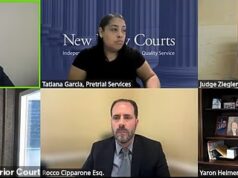 Advogados de professora acusada de preparar menino e fazer sexo com ele quando ele atingiu a maioridade consideram a vítima parcialmente responsável