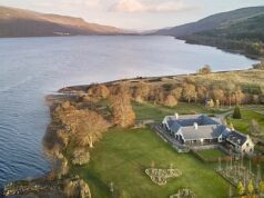 A viúva, de 81 anos, que ganhou uma mansão de £ 4 milhões em Highland por £ 800.000 de desconto no preço pedido, vendeu a propriedade