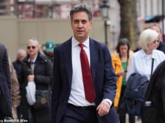Ed Miliband forçado a escalar para apoiar o projeto do campo de gás do Mar do Norte depois de insistir que Net Zero é a ‘missão central’ do governo trabalhista