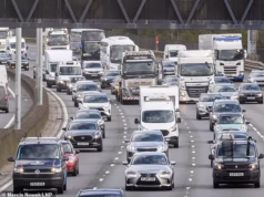 Alerta de escassez de bombas de gasolina para o fim de semana de Páscoa, enquanto os motoristas ameaçam abastecer duas vezes para cortar preços ‘verdadeiramente impressionantes’