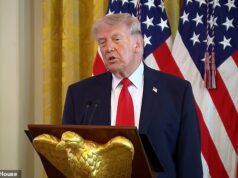 ‘Tenho que perguntar à minha equipe’: momento em que Donald Trump zomba de Keir Starmer depois de criticar Macron por causa do tapa de Brigitte