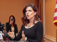 Aliados de Trump dizem que a demitida Pam Bondi ainda precisa testemunhar sobre o ‘encobrimento’ de Epstein – e possível substituição