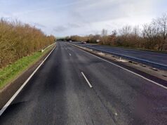 Jovem e homem mortos e mulher lutando por sua vida depois que um caminhão basculante atropelou um pônei e uma armadilha em Kent