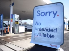 À medida que as consequências da guerra no Irão começam a afetar, as famílias escocesas preparam-se para um grande feriado de Páscoa, pagando mais de 2 libras por litro.