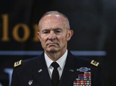 Pete Hegseth demitiu o oficial militar dos EUA de mais alta patente no meio da guerra do Irã