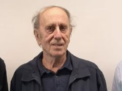 O aviador amador de 82 anos sofreu um ataque cardíaco depois de derrapar na pista do pequeno campo de aviação após danos “históricos” em seu trem de pouso.