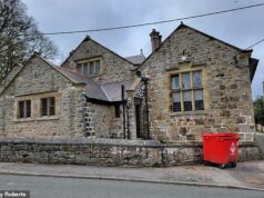 Despedidas de solteiro tornam a vida miserável no Airbnb de luxo de £ 1,6 milhão: vizinhos dizem que música alta e convidados para festas perturbaram a paz e a tranquilidade na vila galesa