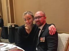 A esposa do veterano da Marinha foi deportada para a Moldávia após participar de uma entrevista para o green card, deixando dois filhos perturbados