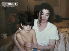 Um conjunto perturbador de fotos nunca antes vistas mostra Michael Jackson ‘angustiado’ com a suposta jovem vítima, gerando um novo processo explosivo