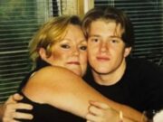 Mulher de Seattle, 71 anos, sofrendo de ’10 em cada 10 dores’, morre depois que a ambulância leva dez horas para chegar, o despachante do 911 faz comentários cruéis e diz a ela para parar de ligar para o processo