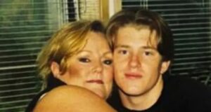 Mulher de Seattle, 71 anos, sofrendo de ’10 em cada 10 dores’, morre depois que a ambulância leva dez horas para chegar, o despachante do 911 faz comentários cruéis e diz a ela para parar de ligar para o processo