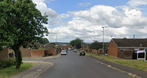 Homem e mulher são presos sob suspeita de assassinato após Volkswagen Touareg atropelar e matar pedestre