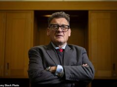 O deputado trabalhista suspenso apóia 10 alegações sobre sua saúde mental enquanto desafia Starmer sobre a reforma do júri