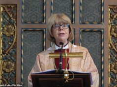 A primeira mulher arcebispa de Canterbury pede o “fim da violência e da destruição no Oriente Médio” em sermão no primeiro culto de Páscoa