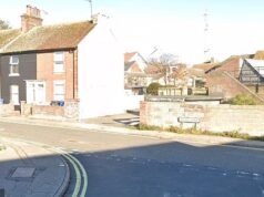 Mulher de 20 anos ‘levada para um beco e estuprada’ em agressão sexual em uma cidade litorânea: adolescente, 18 anos, presa após fugir do local