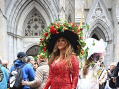 Os nova-iorquinos usam seus gorros de Páscoa mais extravagantes enquanto criações coloridas e animais adoráveis tomam conta das ruas de Manhattan.