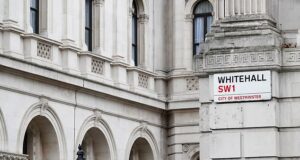 Os contribuintes dão um tapa na cara enquanto funcionários públicos reivindicam milhares para viajar para seus próprios departamentos