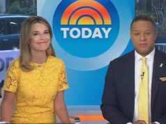 A corajosa Savannah Guthrie está de volta à mesa do HOJE com um vestido amarelo brilhante, dois meses depois que sua mãe, Nancy, foi sequestrada.