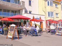 O conselho de Bungling ordenou que os restaurantes da cidade litorânea reembolsassem dezenas de milhares de rúpias depois de terem sido cobrados a mais por 14 anos pelo direito de ter mesas do lado de fora.