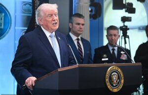 Trump revelou que 155 aviões estiveram envolvidos no ousado resgate do aviador que caiu de um penhasco enquanto tratava de seus próprios ferimentos e contatou as forças dos EUA com um ‘bip’ especial