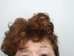 No momento da embriaguez, a mãe bêbada e drogada bateu e a van que transportava as cinco crianças foi levada pela van poucos segundos depois que a adolescente implorou para que ela diminuísse a velocidade.