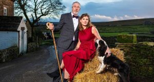 Amanda Owen reflete sobre o sofrimento de ‘dor e confusão’ em ‘Ravensit Farm’ enquanto presta homenagem a seus filhos ‘indomáveis’ em uma postagem emocionante