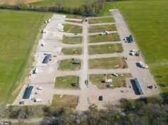 Famílias viajantes partiram após a apropriação de terras no feriado da Páscoa: mais de uma dúzia de caravanas montaram acampamento ilegal após concretar terrenos de vilarejos durante um fim de semana de quatro dias