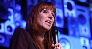 A ‘polícia do emprego’ de Angela Rayner obtém poderes para prender pessoas, usar ‘força razoável’ e revistar edifícios para fazer cumprir novas regras de direitos trabalhistas