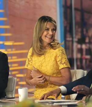 107752123-15716933-Savannah_Guthrie_returned_to_the_Today_Show_on_April_6-a-16_1775917966428.jpg