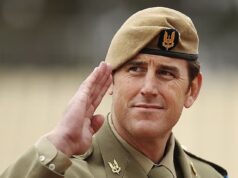 Veteranos do Afeganistão protestam contra a prisão de Ben Roberts-Smith com Pauline Hanson