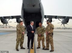 Keir Starmer negou as alegações do Irão de que os ataques lançados a partir de bases da RAF estão a matar os seus civis – enquanto culpa Donald Trump por elevar as contas de energia da Grã-Bretanha.