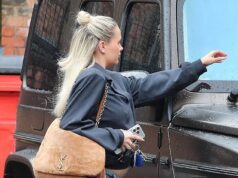 A grávida Molly-Mae foi atingida com sua oitava multa de estacionamento em um ano depois de deixar seu Mercedes G-wagon de £ 250.000 em linhas amarelas duplas do lado de fora de seu escritório