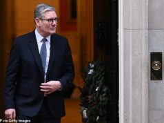 Nigel Farage: Starmer é o nosso pior primeiro-ministro que não acredita em nada além de salvar a própria pele. É por isso que você tem que votar nele