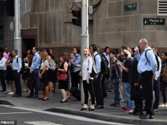 Os australianos não estão recebendo aumentos salariais. Mas há uma coisa que temos prazer em perguntar aos nossos chefes