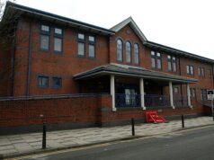 Um homem de 20 anos enfrenta prisão por estuprar duas meninas da escola primária de 11 anos