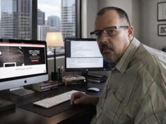 Ele não é nenhum Jason Bourne, mas o fundador do site de paródia de assassinos descobre que regularmente lhe pedem para matar… e agora esses pedidos têm uma reviravolta surpreendente.