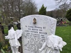 A mãe de James Bulger ‘enojada’ depois que o túmulo da criança assassinada foi vandalizado pela segunda vez em seis semanas