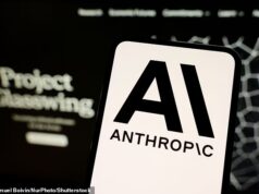 Todo o seu histórico de navegação, mensagens privadas e detalhes financeiros podem ser expostos para qualquer pessoa ler: Tom Leonard revela conversas sobre a crise sobre o novo programa Armagedom – e consequências devastadoras