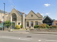 Mulher de 20 anos ‘estuprada por vários homens fora da igreja’ após sair de boate