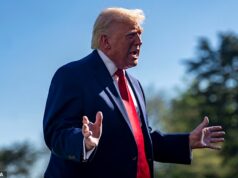 Trump discute a crise na economia à medida que a guerra no Irão aumenta – e o presidente admite que os preços do gás não cairão antes das eleições intercalares