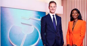 Apresentador do Canal 5 que acusou Dan Walker de bullying ‘foi condenado ao ostracismo por seus colegas e banido da redação’