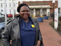 Enfermeira identificada como “risco para o público” por se recusar a usar o pronome preferido de um pedófilo