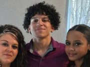 A mãe, de 37 anos, suicidou-se depois de o carro que transportava os seus dois filhos adolescentes e um amigo da família ter saído da estrada “enquanto viajava a alta velocidade”.