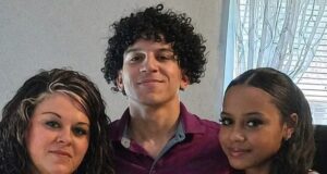 A mãe, de 37 anos, suicidou-se depois de o carro que transportava os seus dois filhos adolescentes e um amigo da família ter saído da estrada “enquanto viajava a alta velocidade”.