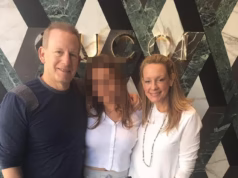 Uma herdeira picante, amante da Gucci, que vive numa mansão de 2 milhões de dólares, destrói a reputação de gerações da família através de um comportamento desrespeitoso na sua fábrica de mostarda.