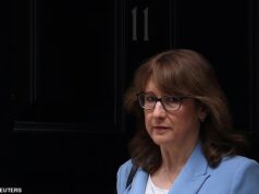 Rachel Reeves diz que está ‘furiosa’ com a ‘estupidez’ de Trump na guerra com o Irã enquanto o primeiro-ministro e Macron convocam uma cúpula sobre a crise do Estreito de Ormuz