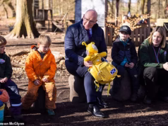 EUAN McCollum: Uma mala grátis para cada criança? Talvez eles possam usá-lo para carregar seus prometidos laptops gratuitos em 2021…