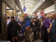 A NJ Transit cobra dos visitantes da Copa do Mundo mais de US$ 100 por uma viagem típica de US$ 13, para viajar para os próximos jogos